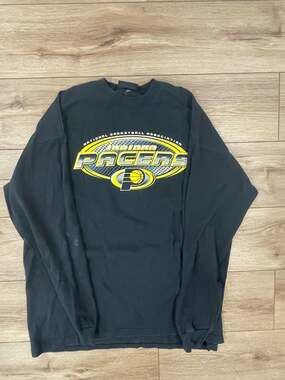 Vintage NBA Indiana Pacers Distressed Logo Long Sleeve Shirt XL